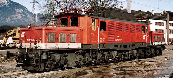 Electric locomotive class 1020<br /><a href='images/pictures/Roco/63864.jpg' target='_blank'>Full size image</a>